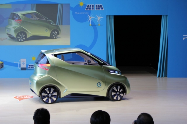 Nissan PIVO 3
