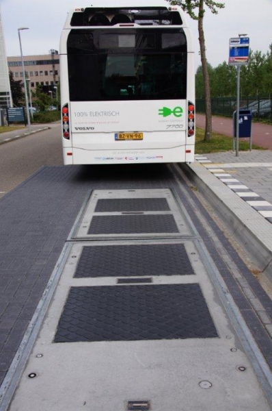 Autobus Volvo przerobiony na napęd elektryczny przez EMOSS