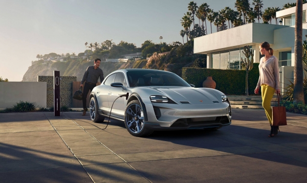 Porsche Mission E Cross Turismo