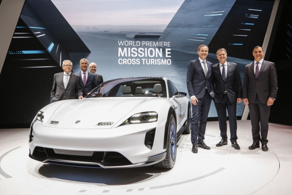 Porsche Mission E Cross Turismo