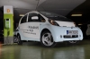 Mitsubishi i-MiEV w punkcie ładowania firmy e+