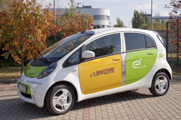 Mitsubishi i-MiEV w ofercie wypożyczalni Express Rent a Car i firmy e+