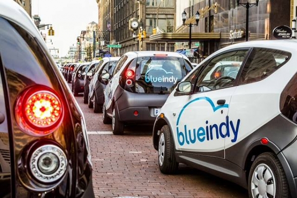 Samochody Bluecar w wypożyczalni Bolloré BlueIndy