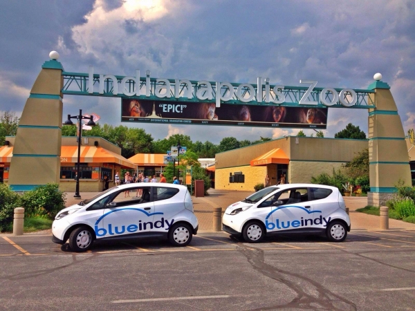 Samochody Bluecar w wypożyczalni Bolloré BlueIndy