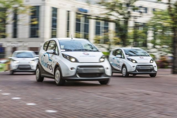 Samochody Bluecar w wypożyczalni Bolloré BlueIndy