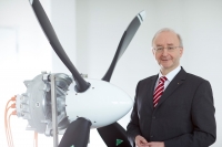 Dla samolotów Siemens proponuje ważący 50 kg silnik o mocy ciągłej 260 kW