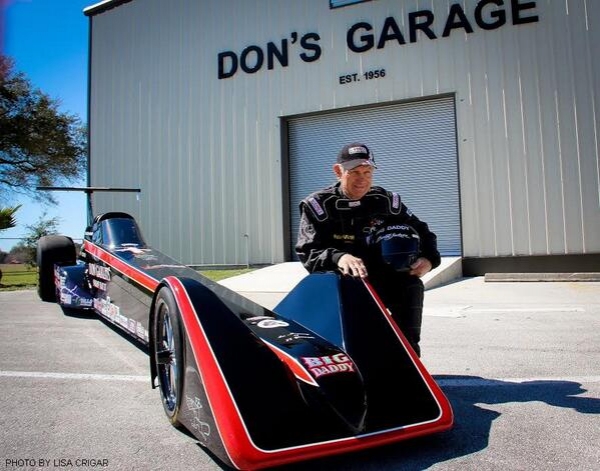 Don Garlits "Big Daddy" obok SR-37 Quest Dragster