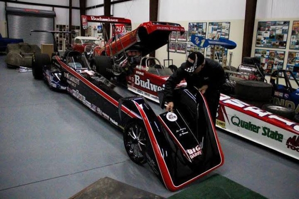 Don Garlits "Big Daddy" obok SR-37 Quest Dragster