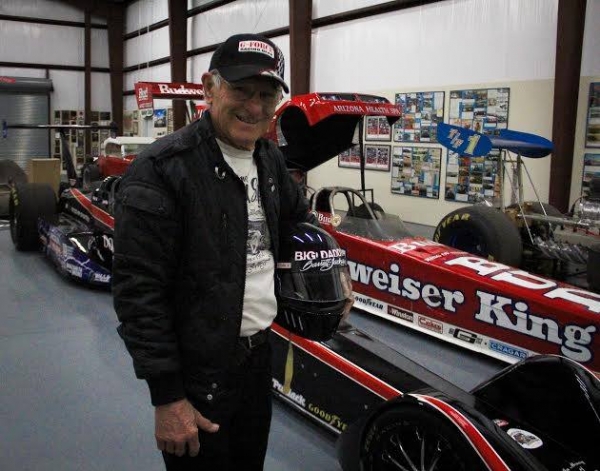 Don Garlits "Big Daddy" obok SR-37 Quest Dragster