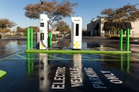 ChargedEVs.com i PlugShare prezentują postęp budowy szybkich ładowarek w Kalifornii