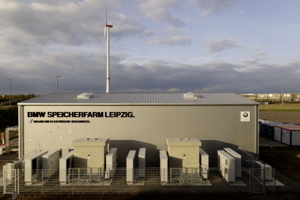 Stacjonarny magazyn energii BMW w Lipsku (kilkaset nowych i używanych pakietów BMW i3)