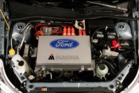 Ford BEV z otwartą maską