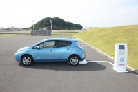 Nissan zaprezentował system bezstykowego ładowania