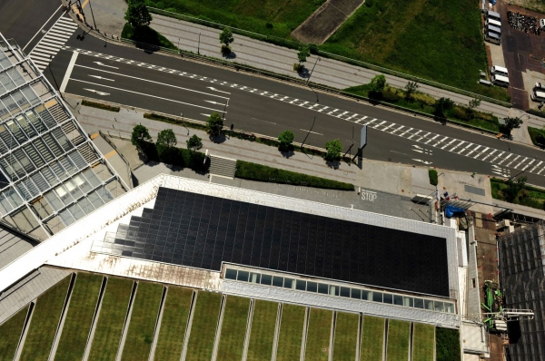 System ładowania pojazdów elektrycznych Nissana i 4R Energy