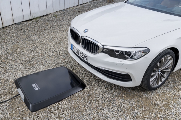 System bezstykowego ładowania w BMW 530e iPerformance