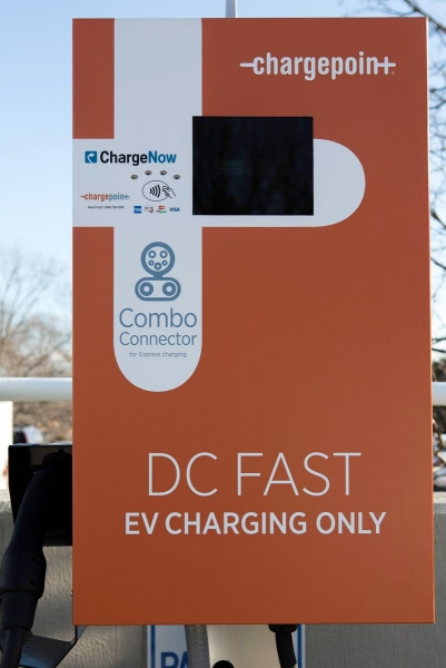 Szybka ładowarka Bosch Automotive Service Solutions
