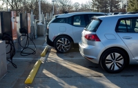 W USA Bosch oferuje szybkie ładowarki CCS Combo 1 o mocy 24 kW za 9995 USD