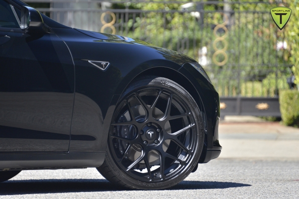 T Sportline Tesla Model S BlackHawk
