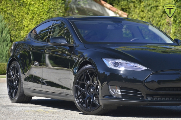 T Sportline Tesla Model S BlackHawk