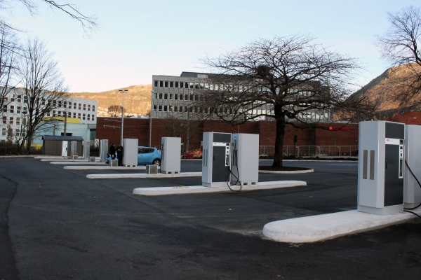 Szybkie ładowarki ABB Terra w Bergen w Norwegii