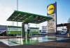 Szybka ładowarka ABB przed sklepem Lidl w Szwecji