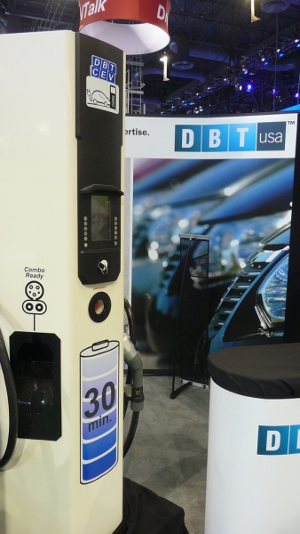 Szybka ładowarka DBT z wyjściami CHAdeMO i SAE J1772 Combo