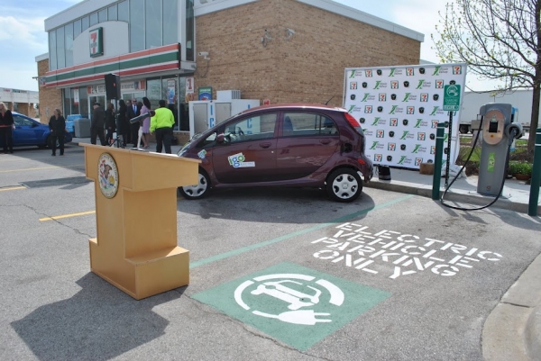 Szybka ładowarka CHAdeMO firmy Efacec w sieci firmy 350Green