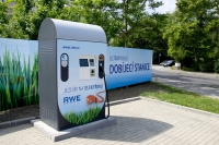 Pierwsza szybka ładowarka CHAdeMO firmy RWE w Pradze