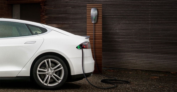 Naścienny terminal ładowania High Power Wall Connector firmy Tesla Motors