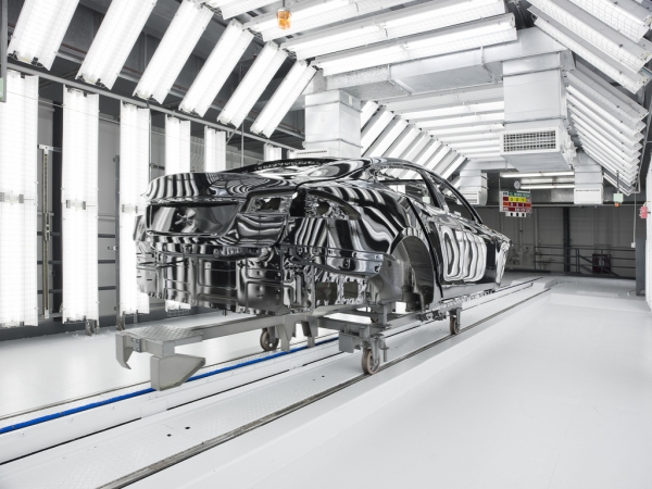 Tesla Factory - lakiernia