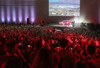 Czy Elon Musk powinien zrezygnować z funkcji prezesa Tesli?
