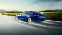 Ubezpieczenie Tesli Model 3 tak drogie jak ubezpiecznie Porsche 911