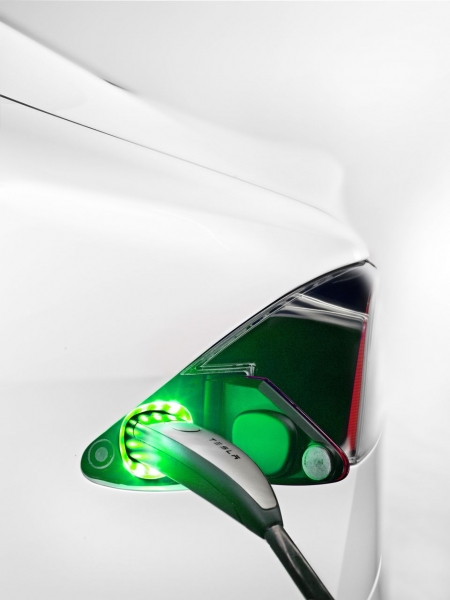 Tesla Model S (wtyczka i port ładowania wersji północnoamerykańskiej)