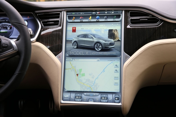 Tesla Model S - wnętrze