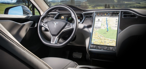 Tesla Model S - wnętrze