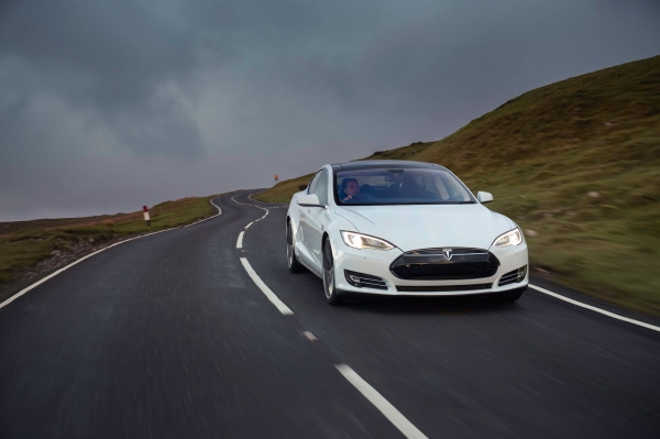 Tesla Model S (wersja dla ruchu lewostronnego)