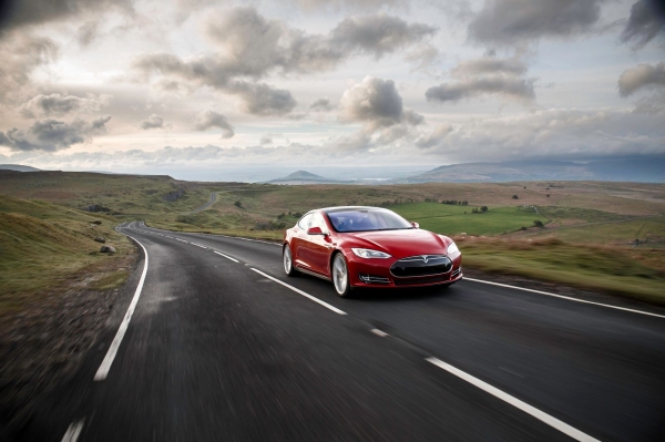 Tesla Model S (wersja dla ruchu lewostronnego)