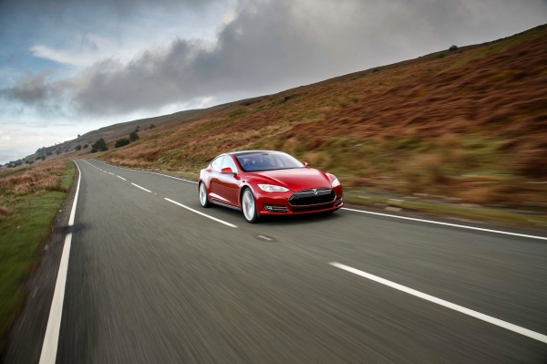 Tesla Model S (wersja dla ruchu lewostronnego)