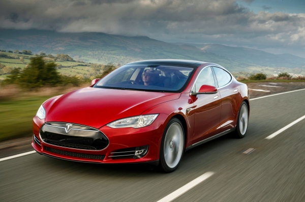 Tesla Model S (wersja dla ruchu lewostronnego)