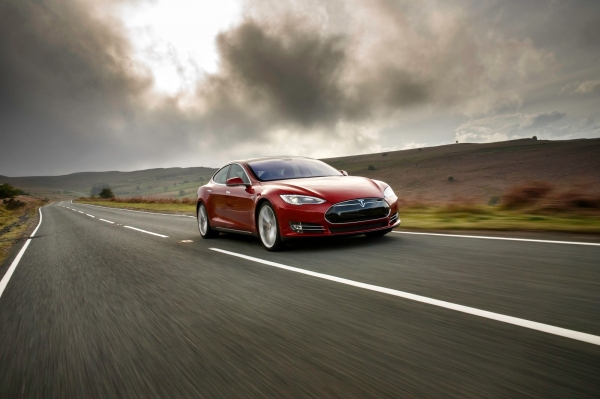 Tesla Model S (wersja dla ruchu lewostronnego)