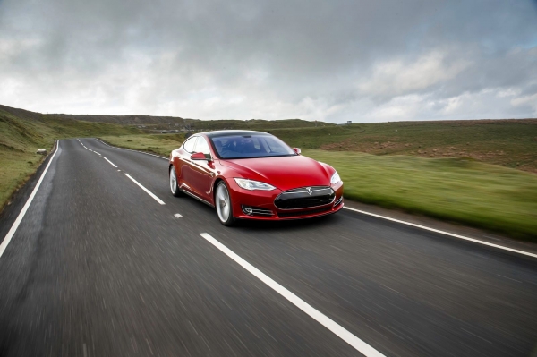 Tesla Model S (wersja dla ruchu lewostronnego)