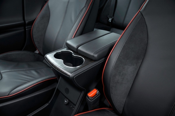 Tesla Model S (wersja dla ruchu lewostronnego)