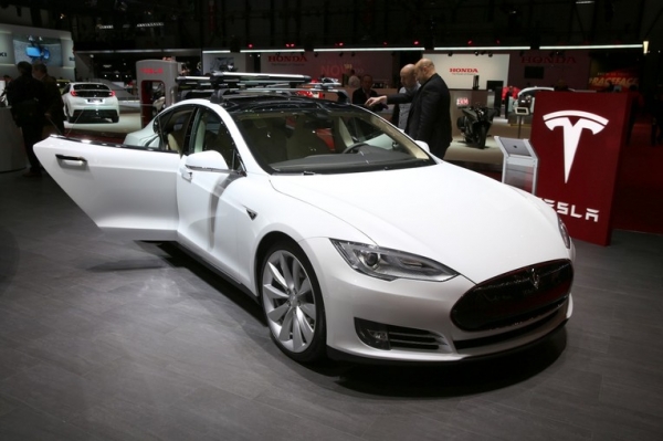 Tesla Model S 85D