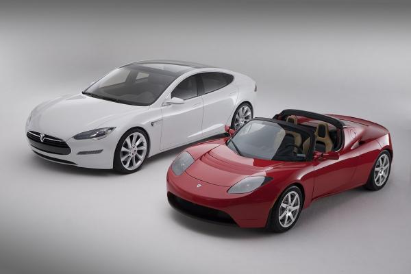 Tesla Model S i Tesla Roadster