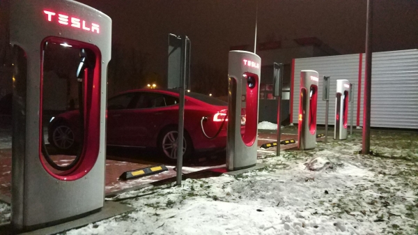 Druga otwarta stacja szybkiego ładowania Tesli Motors w Polsce na stacji Orlen - Katowice, ul. Murckowska 22