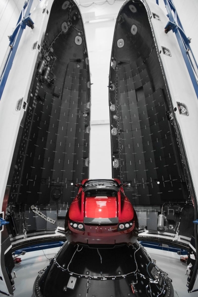 Tesla Roadster wysłany 6 lutego 2018r. w kosmos rakietą Falcon Heavy