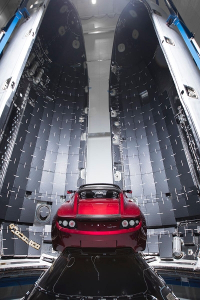 Tesla Roadster wysłany 6 lutego 2018r. w kosmos rakietą Falcon Heavy
