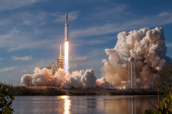 Tesla Roadster wysłany 6 lutego 2018r. w kosmos rakietą Falcon Heavy