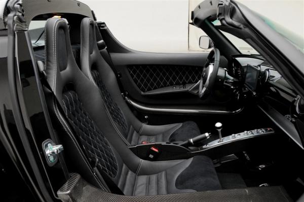 wnętrze Tesla Roadster