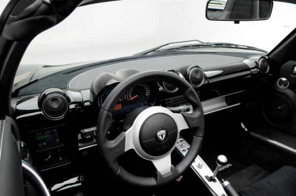 wnętrze Tesla Roadster